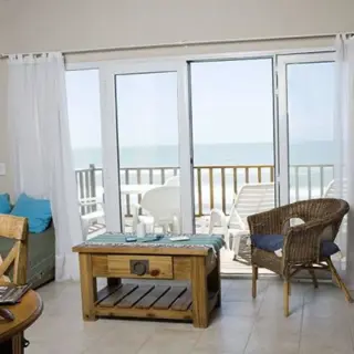 Departamento sobre la playa. 2 dormitorios. Cochera. Mar de Ostende. Departamento en Venta. foto 2