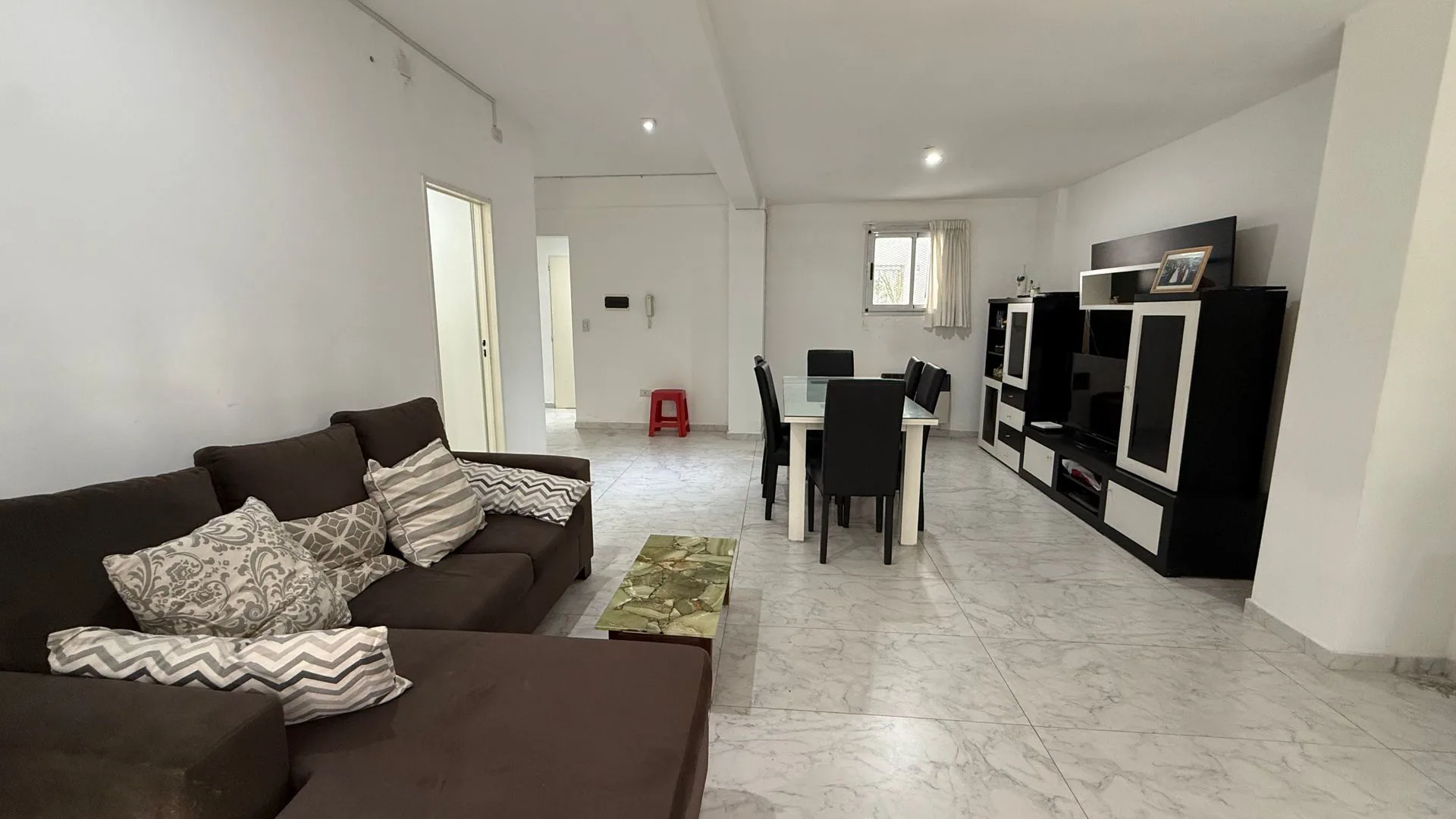 DEPARTAMENTO 2 DORMITORIOS VENTA COCHERAS TERRAZA foto 3