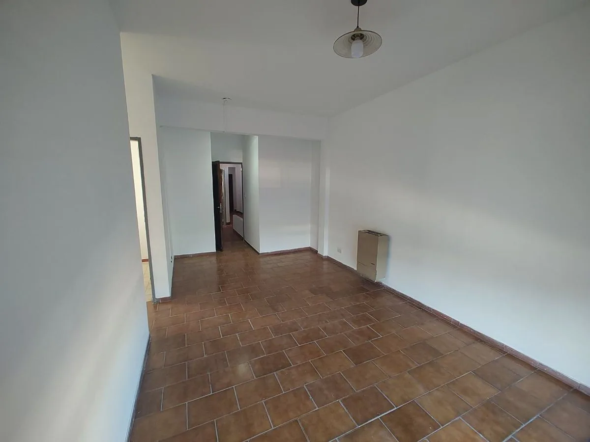 ALQUILER DEPARTAMENTO PH 3 AMBIENTES, MORON! foto 4