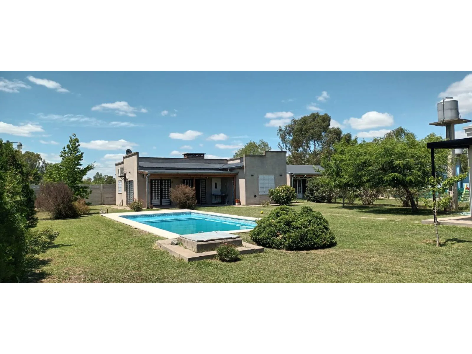 Venta casa Quinta Barrio los viejos Ombues Florencio Varela foto 2