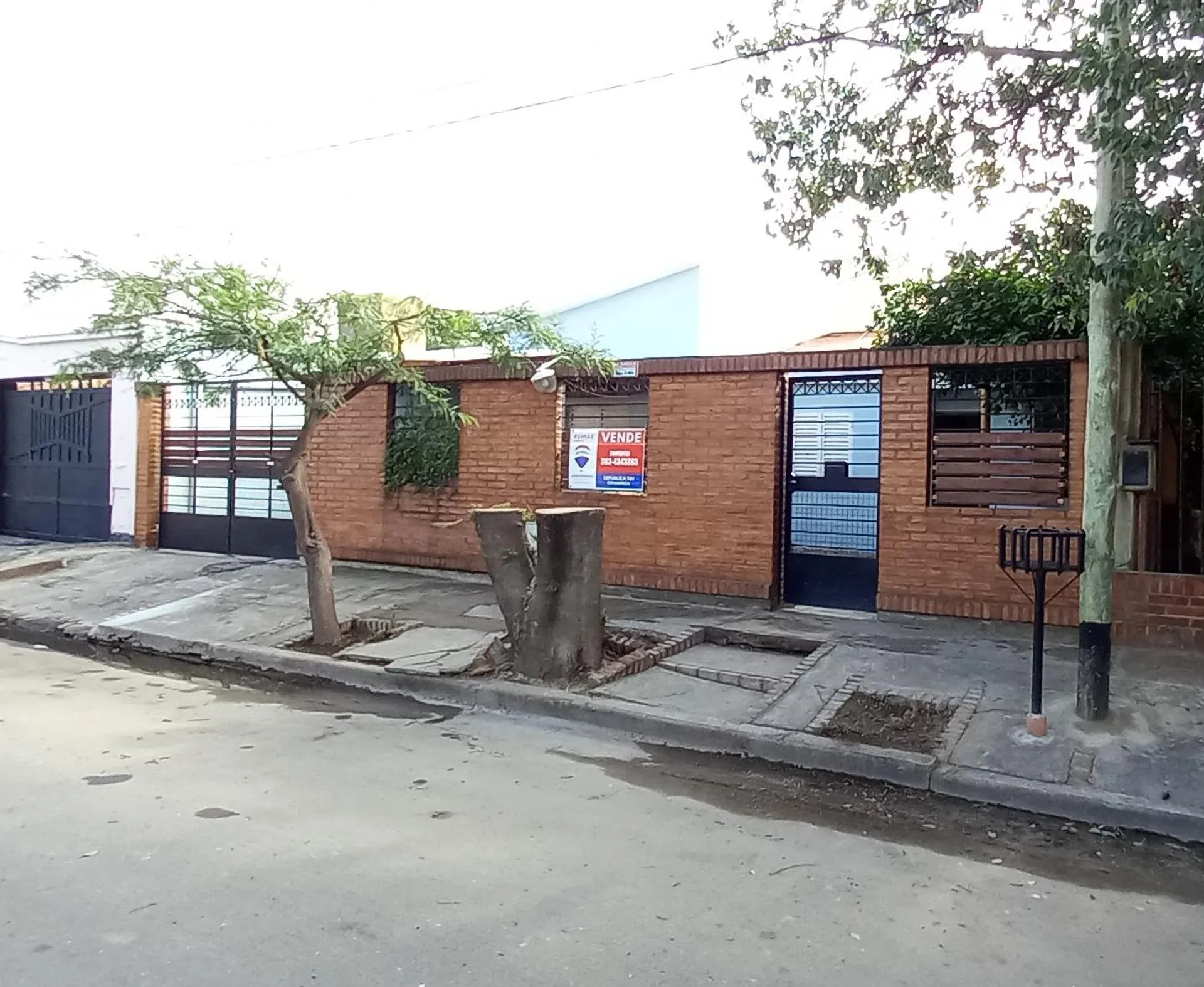 VENTA CASA 3 DORMITORIOS - ZONA SUR foto 2