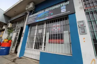 Local comercial con galpón foto 1