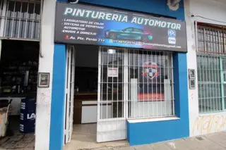 Local comercial con galpón foto 2