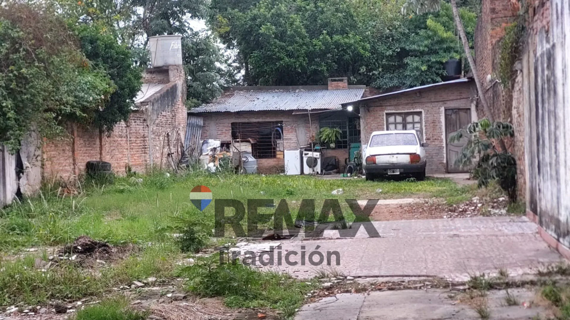 Vta Casa a Reciclar y Local en Gran Terreno Rcia foto 3