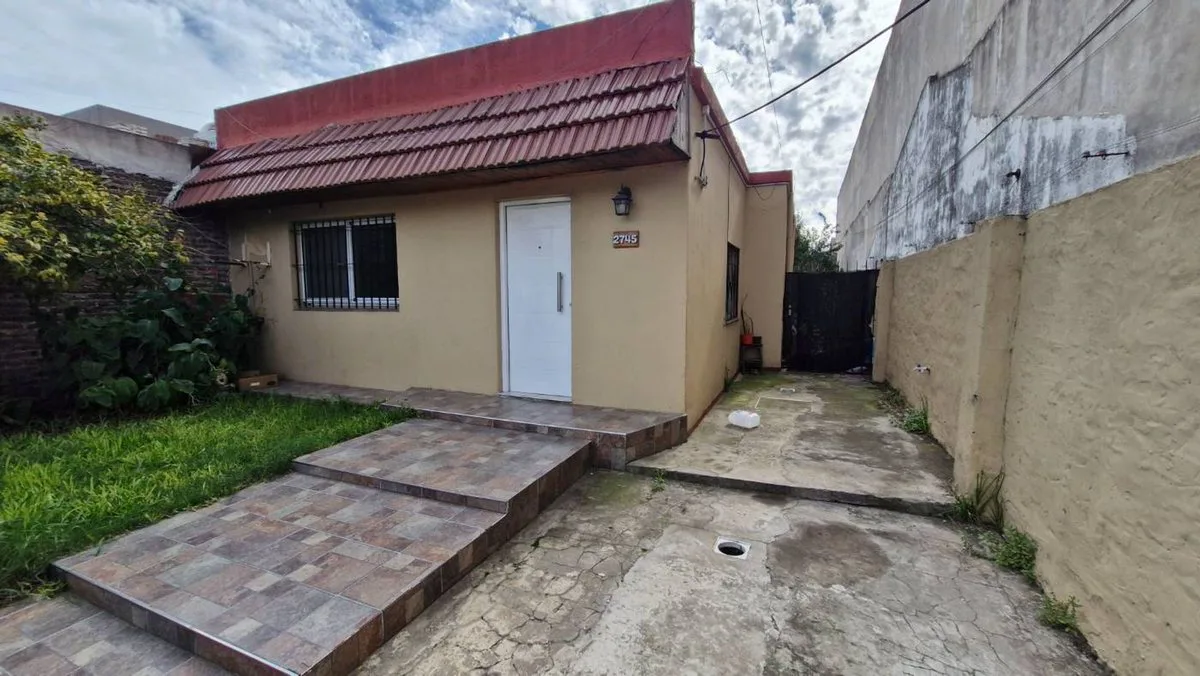 casa en venta 3 ambientes con parque en Lanus O foto 4