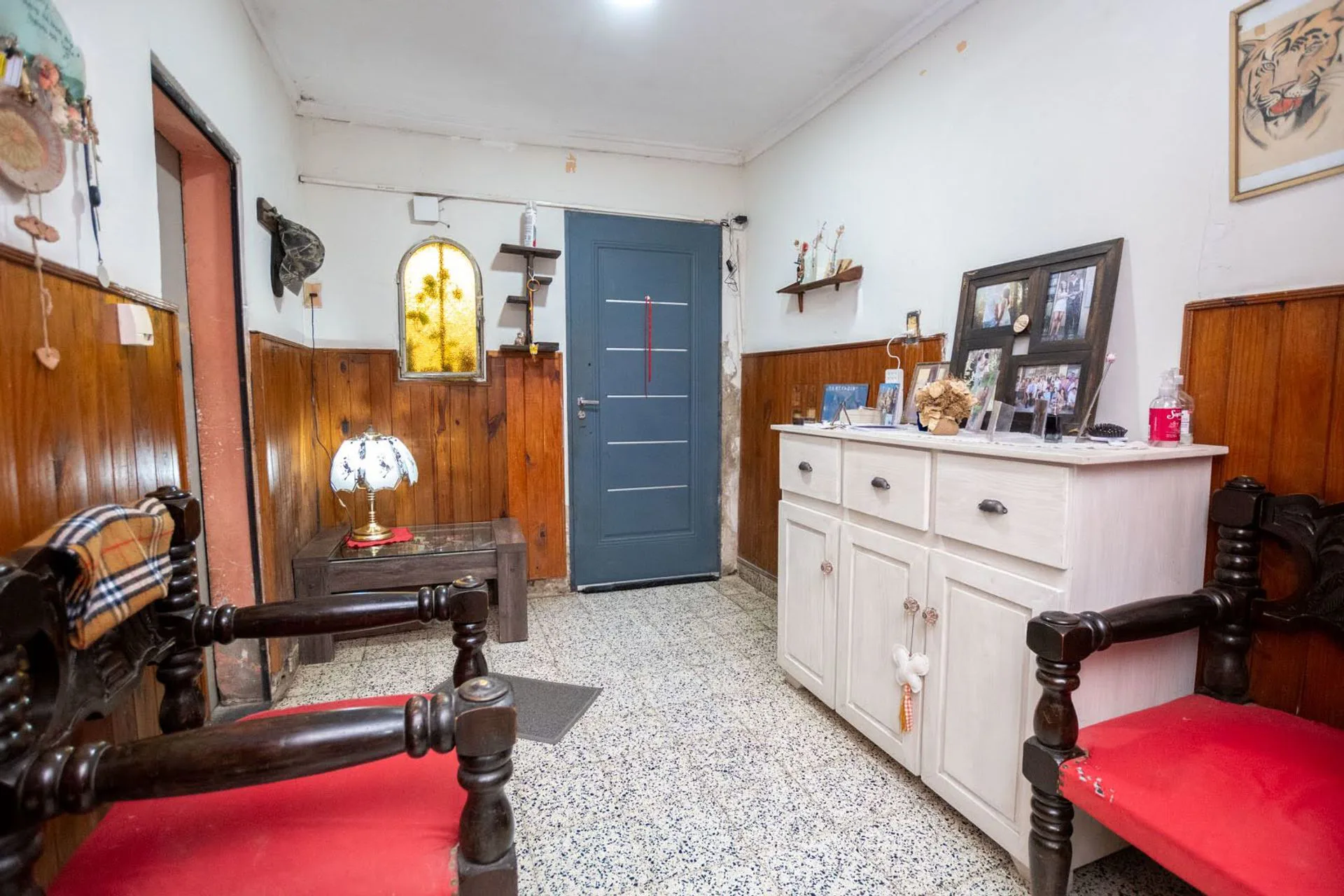 Venta Casa de 4 dormitorios con cochera y patio foto 2
