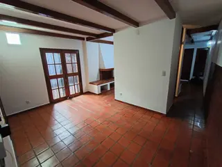 Casa 6 amb con pileta, quincho, jardín y cochera foto 4