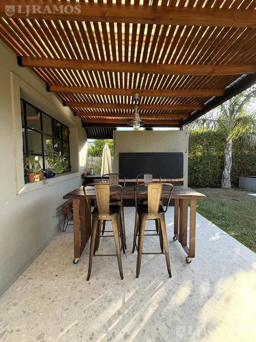 LOTE INTERNO. BARRIO CERRADO. IMPECABLE. foto 3