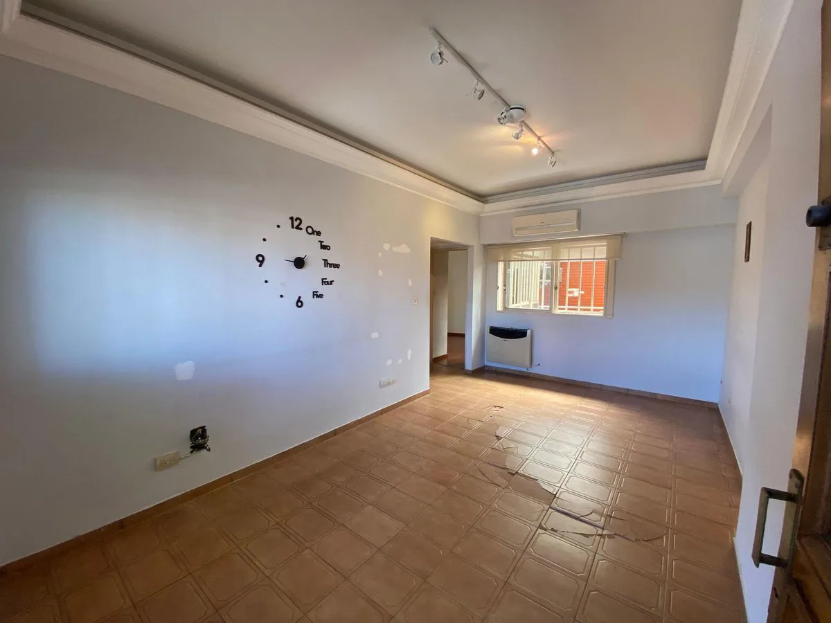 VENTA PH 3 AMB CON COCHERA Y PATIO VILLA LURO foto 2