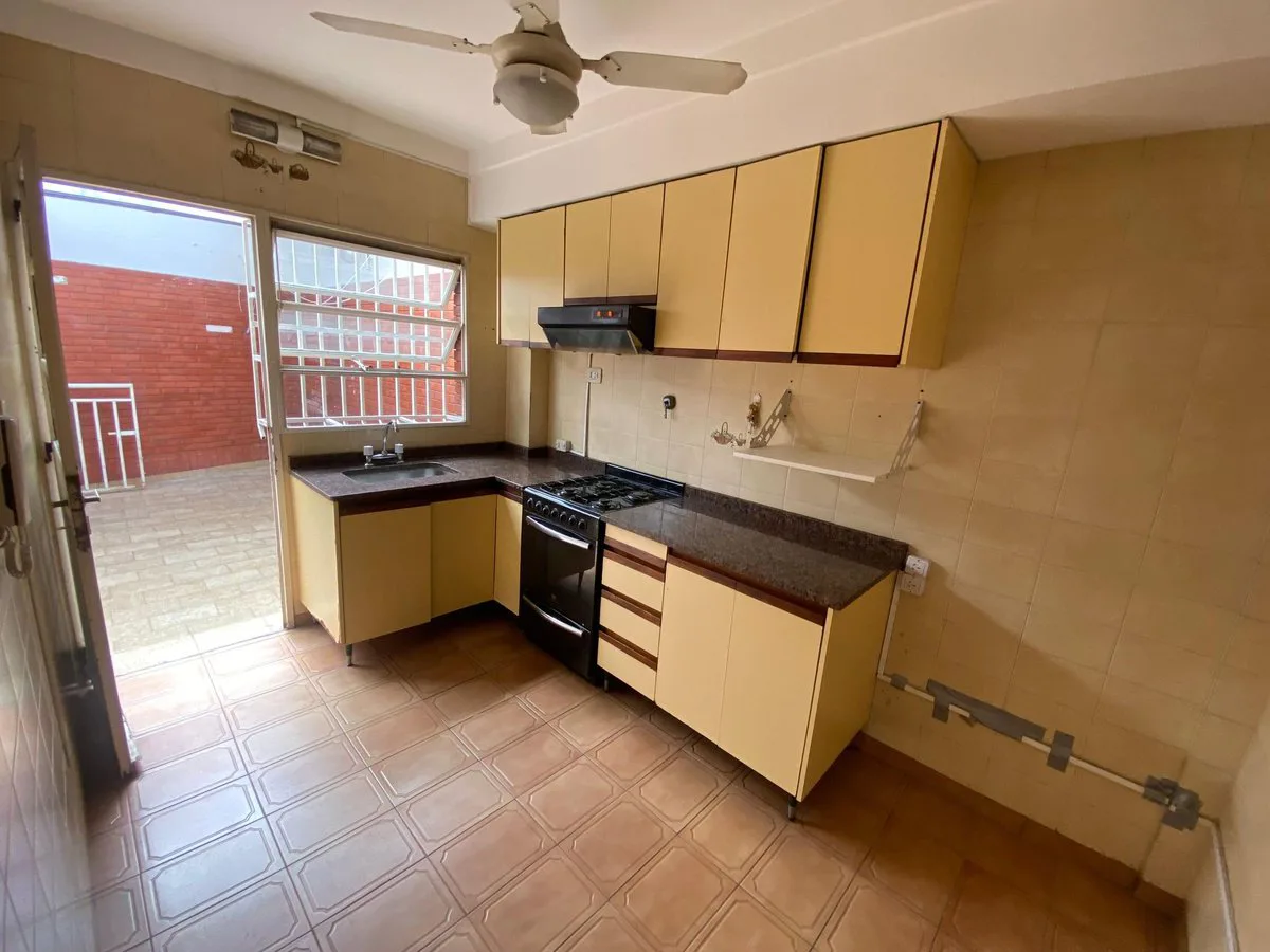 VENTA PH 3 AMB CON COCHERA Y PATIO VILLA LURO foto 3