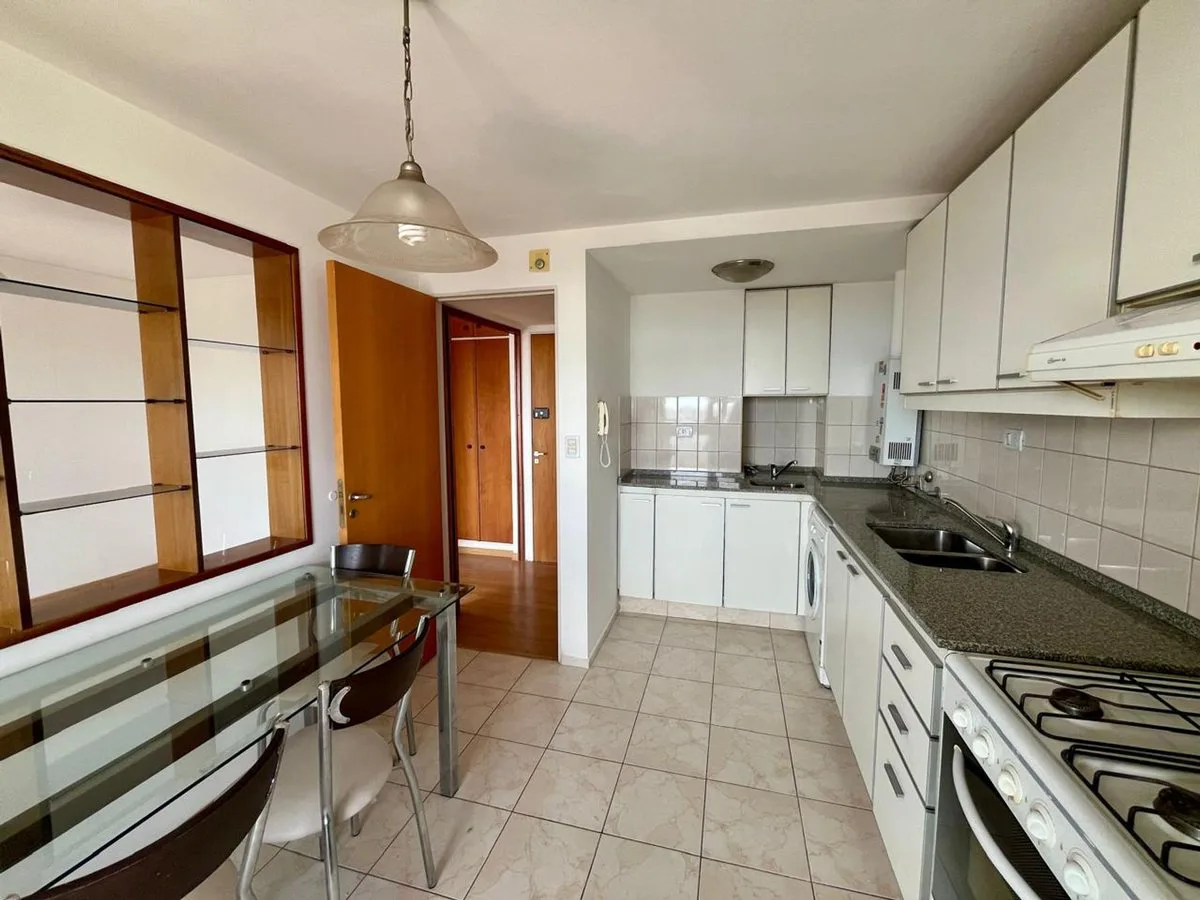 VENTA DEPTO 1 DORMITORIO VISTA AL RIO. COCHERA foto 5