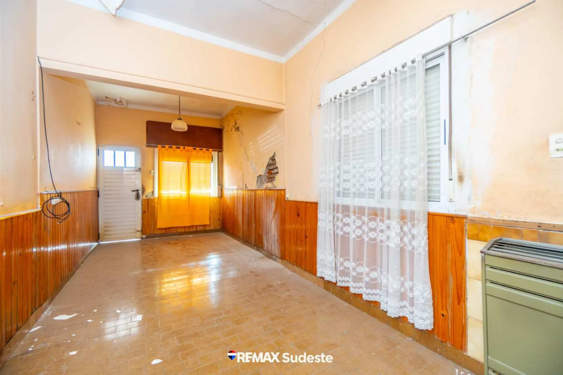 VENTA CASA DOS DORMITORIOS CON GARAGE Y PATIO foto 2
