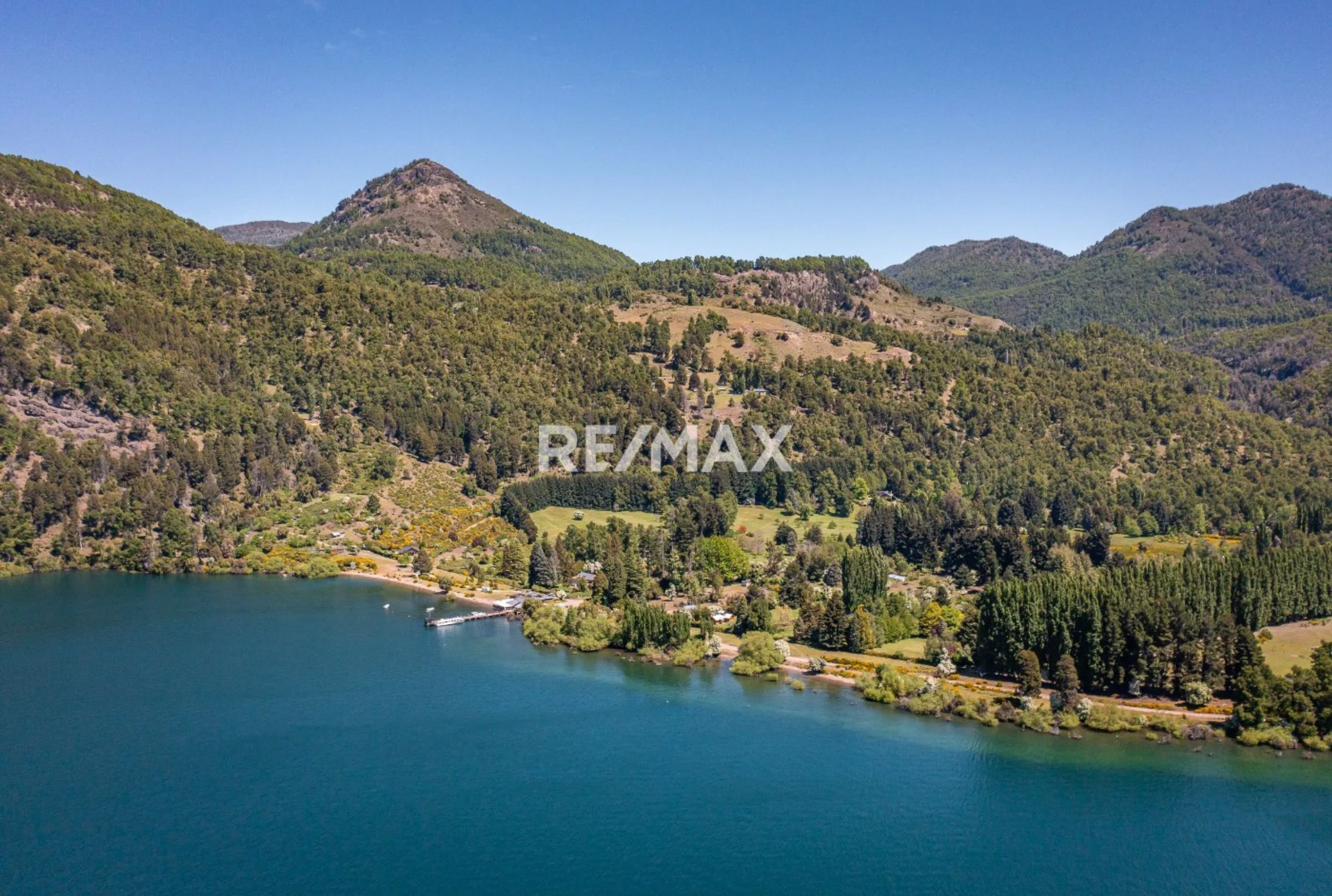 EQUIPO REMAX VENDE ESTANCIA CON VISTA A LAGO LACAR foto 5