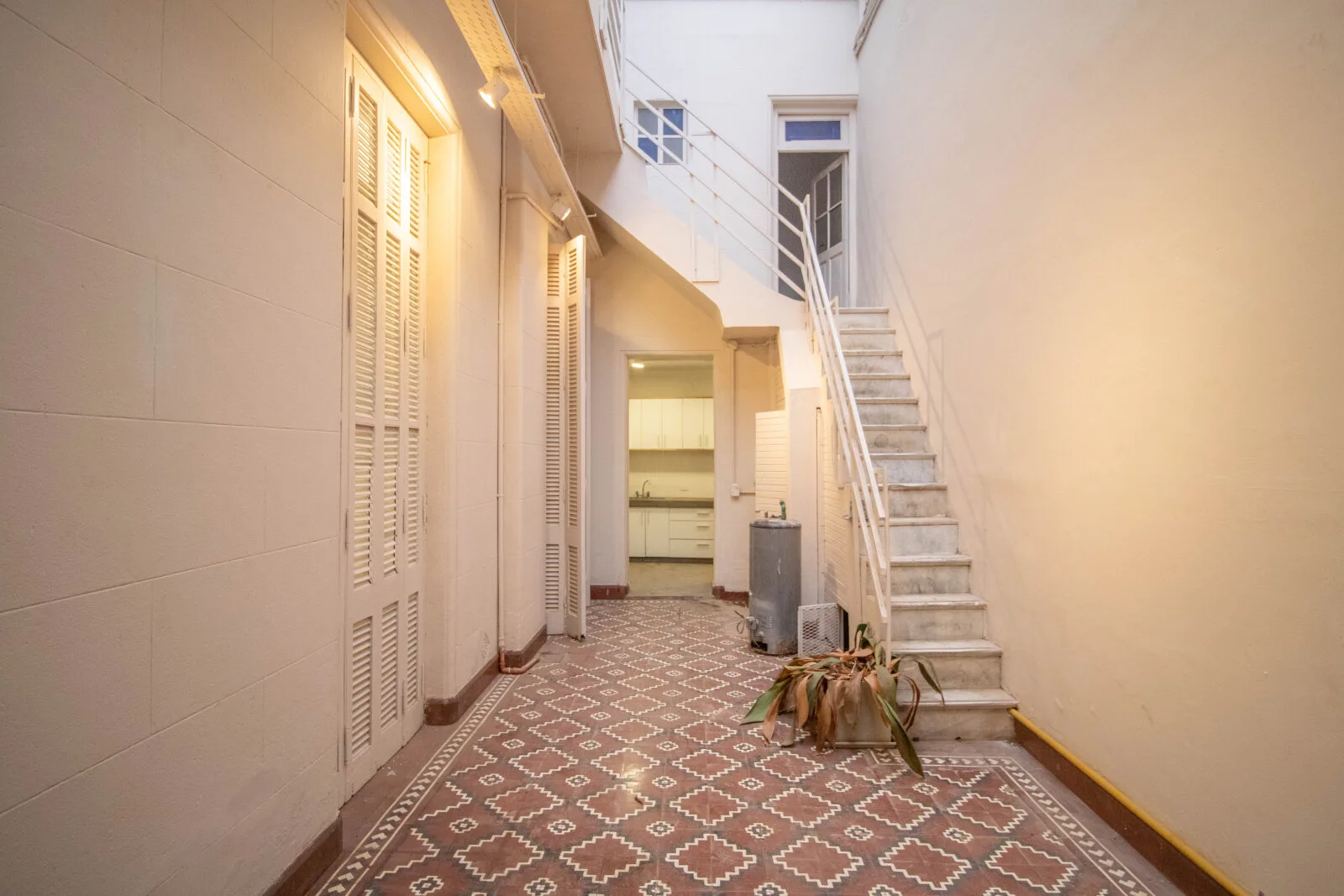Casa 5 Ambientes en Alquiler - Patio, terraza y garage - 254m² - Unicamente destino COMERCIAL - Palermo foto 4