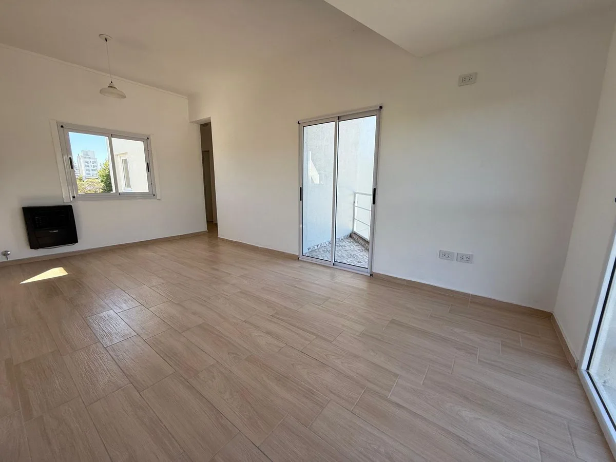 Departamento 2 dormis en venta La Plata c/cochera foto 4