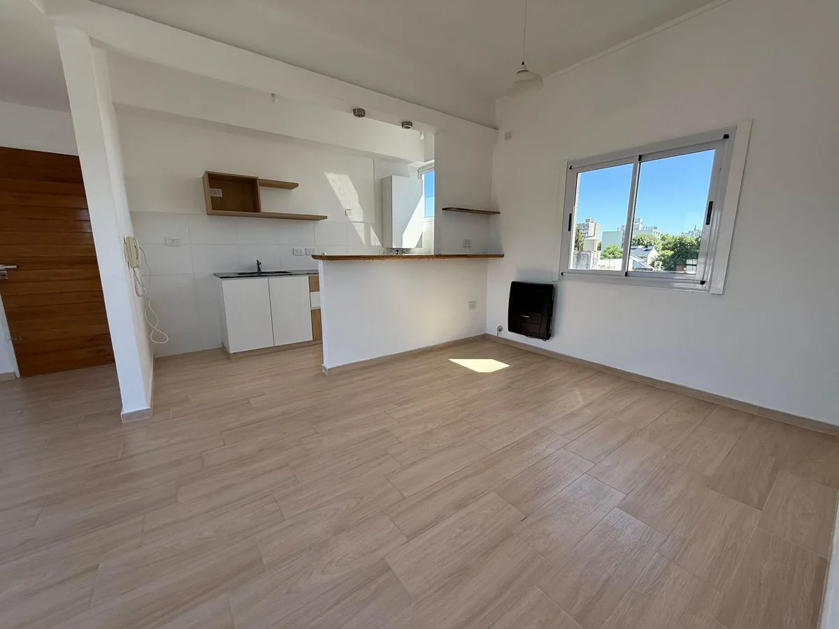 Departamento 2 dormis en venta La Plata c/cochera foto 5