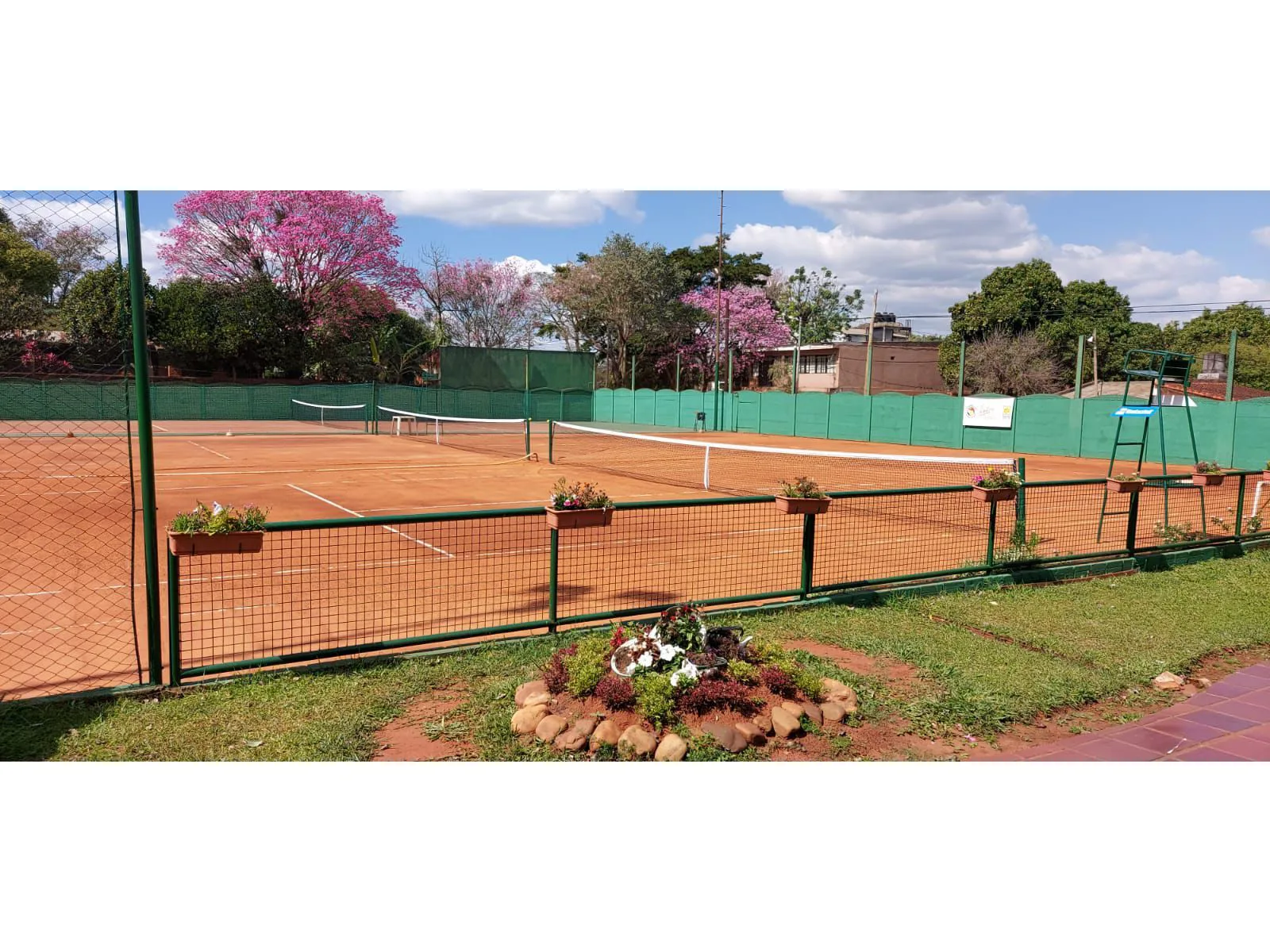 vendo o permuto Complejo Deportivo de tenis 2000 M2 foto 3