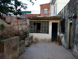 TERRENO DE 320 M² SOBRE AVENIDA EVA PERÓN CON UNA SUPERFICIE CONSTRUIBLE DE 912 M² foto 4