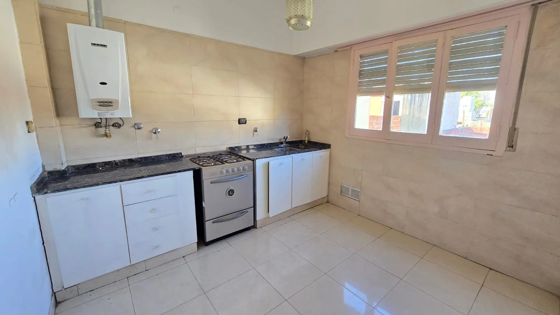 VENTA CASA MULTIFAMILIAR JARDIN AVELLANEDA CREDITO foto 2