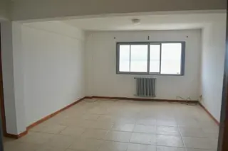 Amplio Departamento céntrico de 2 dormitorios con excelente vista al Lago foto 2