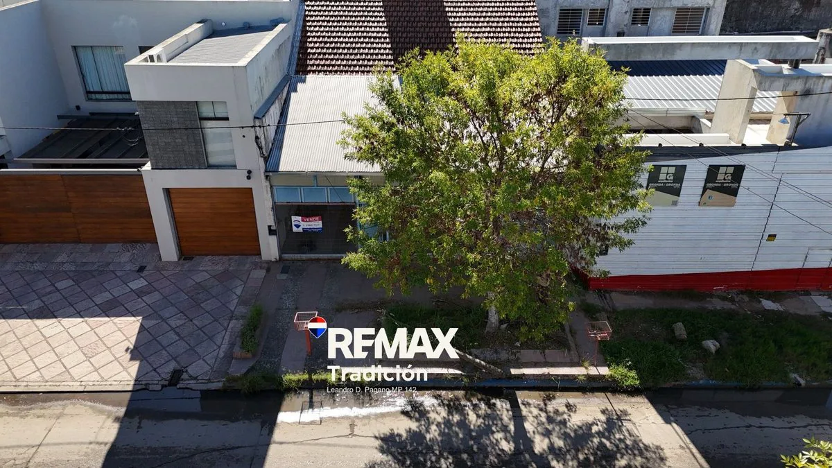 Casa 5 dorm. en venta – Resistencia – Patio amplio foto 3