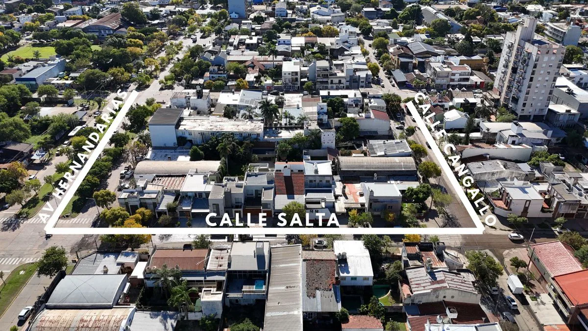 Casa 5 dorm. en venta – Resistencia – Patio amplio foto 4
