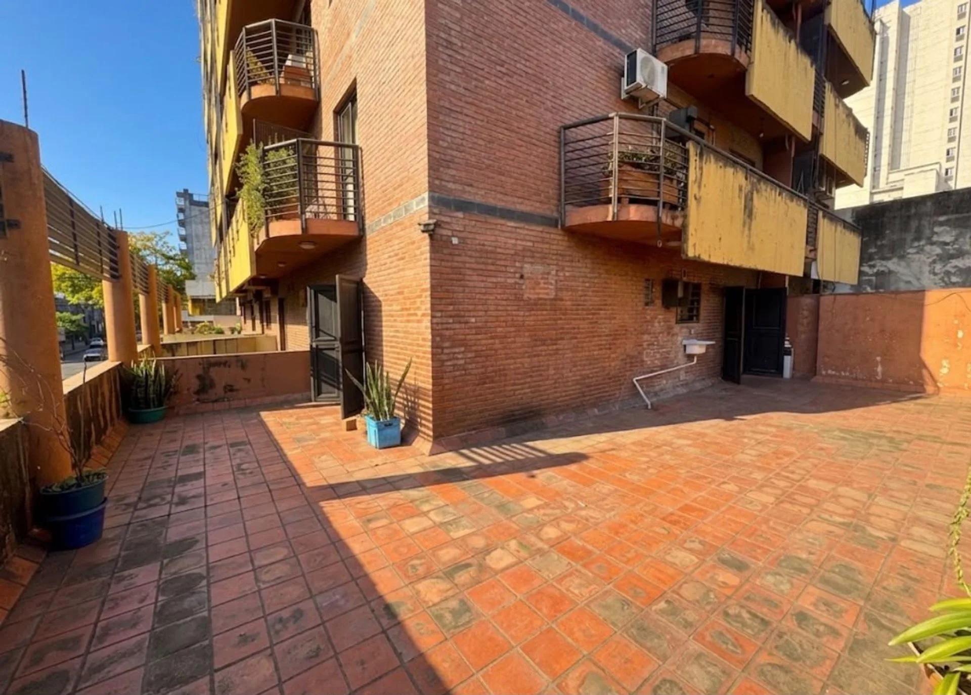 ALQUILER DPTO 1 DORMITORIO BARRIO SUR CON PATIO foto 5