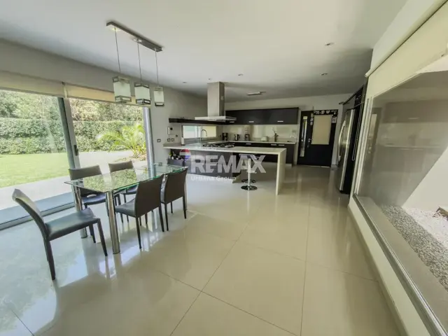 VENTA CASA 4 AMBIENTES PREMIUM – PARQUE LELOIR