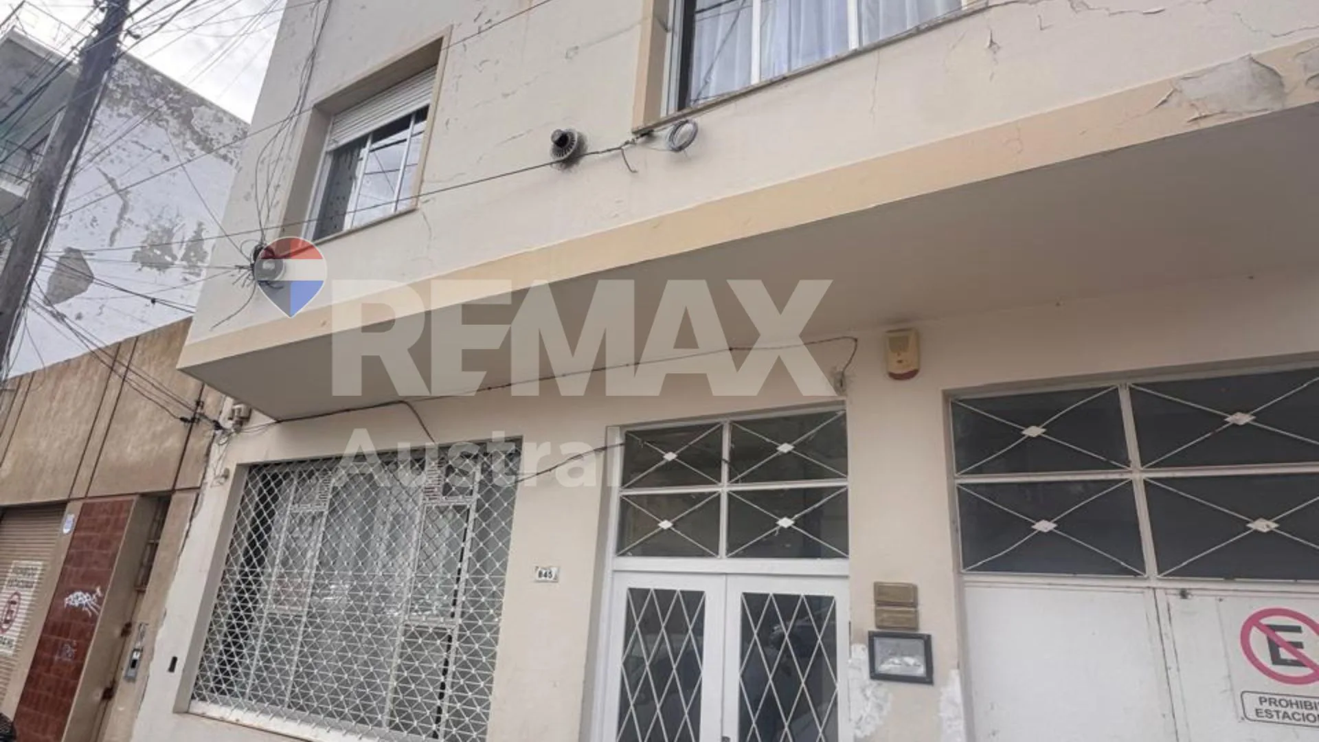 ALQUILER MONOAMBIENTE AMPLIO CENTRO COMODORO foto 2