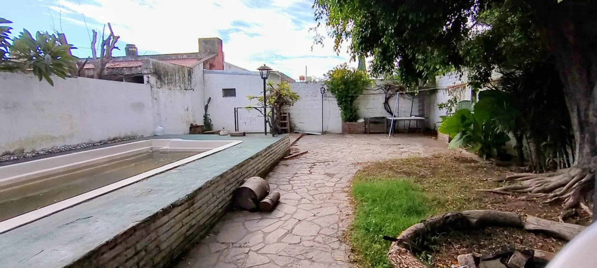 CASA 4DORMI VENTA PERMUTA LA FLORIDA PILETA foto 3