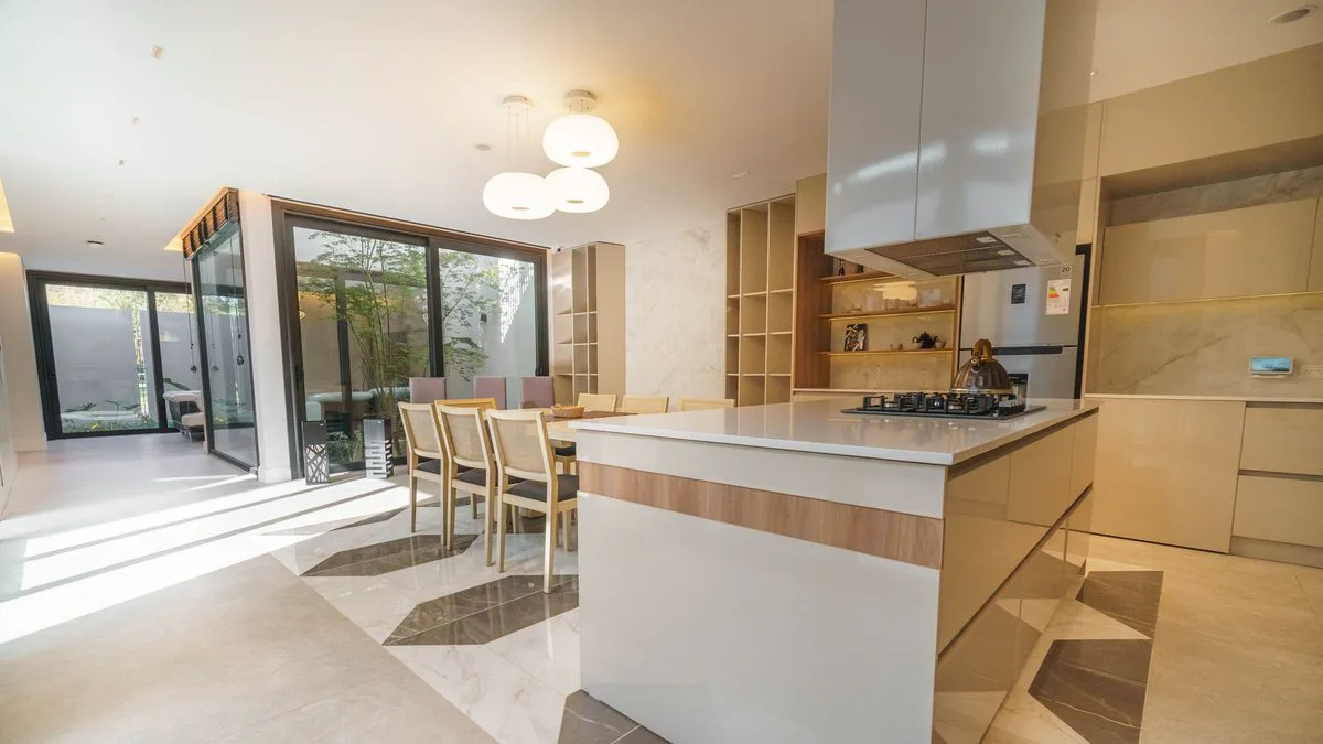 VENTA CASA A ESTRENAR 3 o 4 AMB CON PISCINA