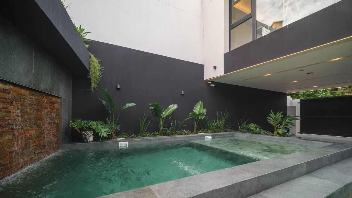 VENTA CASA A ESTRENAR 3 o 4 AMB CON PISCINA foto 2