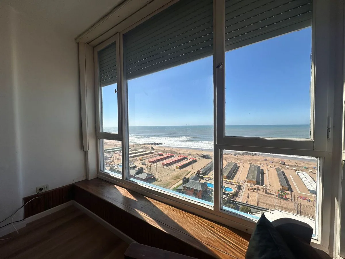 VENTA DEPARTAMENTO 4 AMB CON VISTA AL MAR foto 2