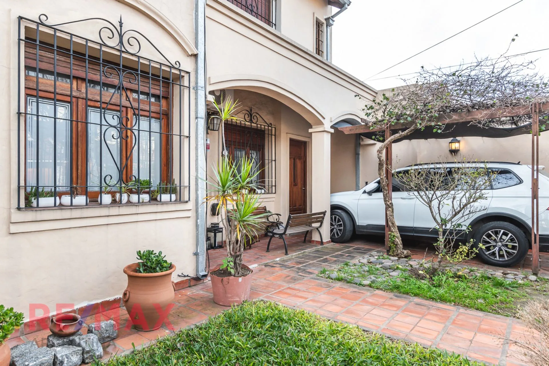 VENTA CASA 4 AMBIENTES RAMOS MEJIA C/ PILETA foto 2