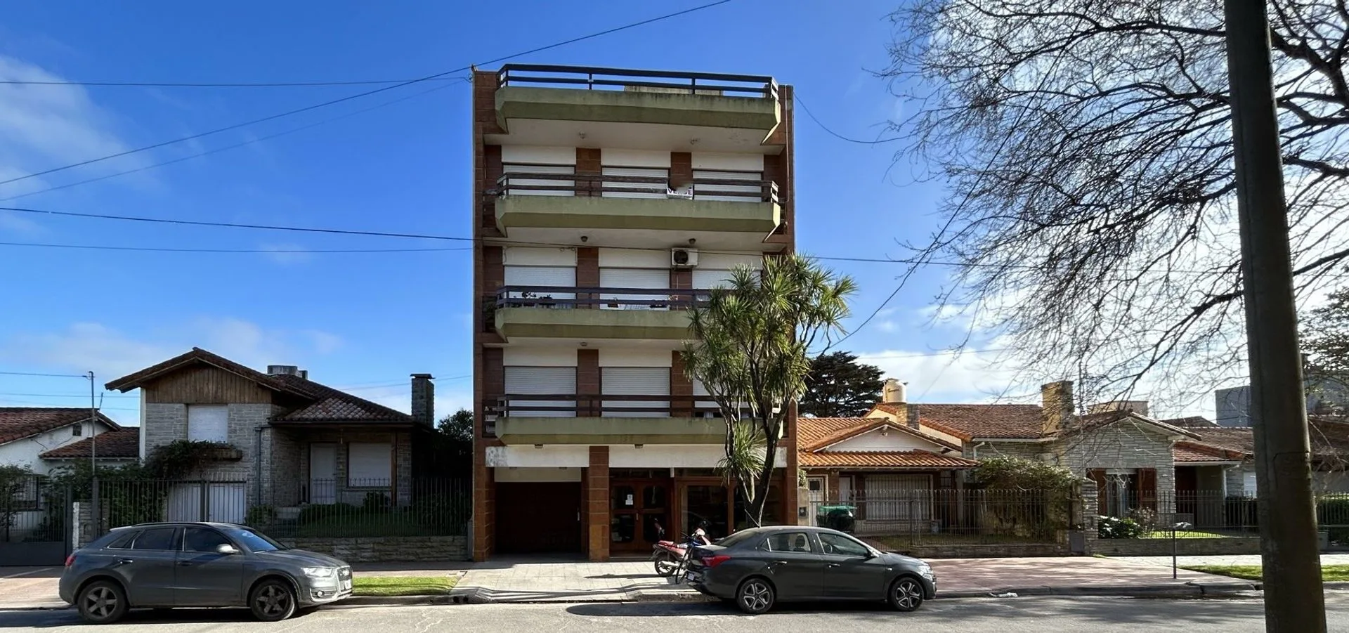 Venta departamento 3 amb. con dependencia Miramar foto 2