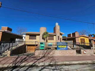 BELLA PROPIEDAD EN VENTA EN VILLA CARLOS PAZ, BARRIO RESIDENCIAL foto 1