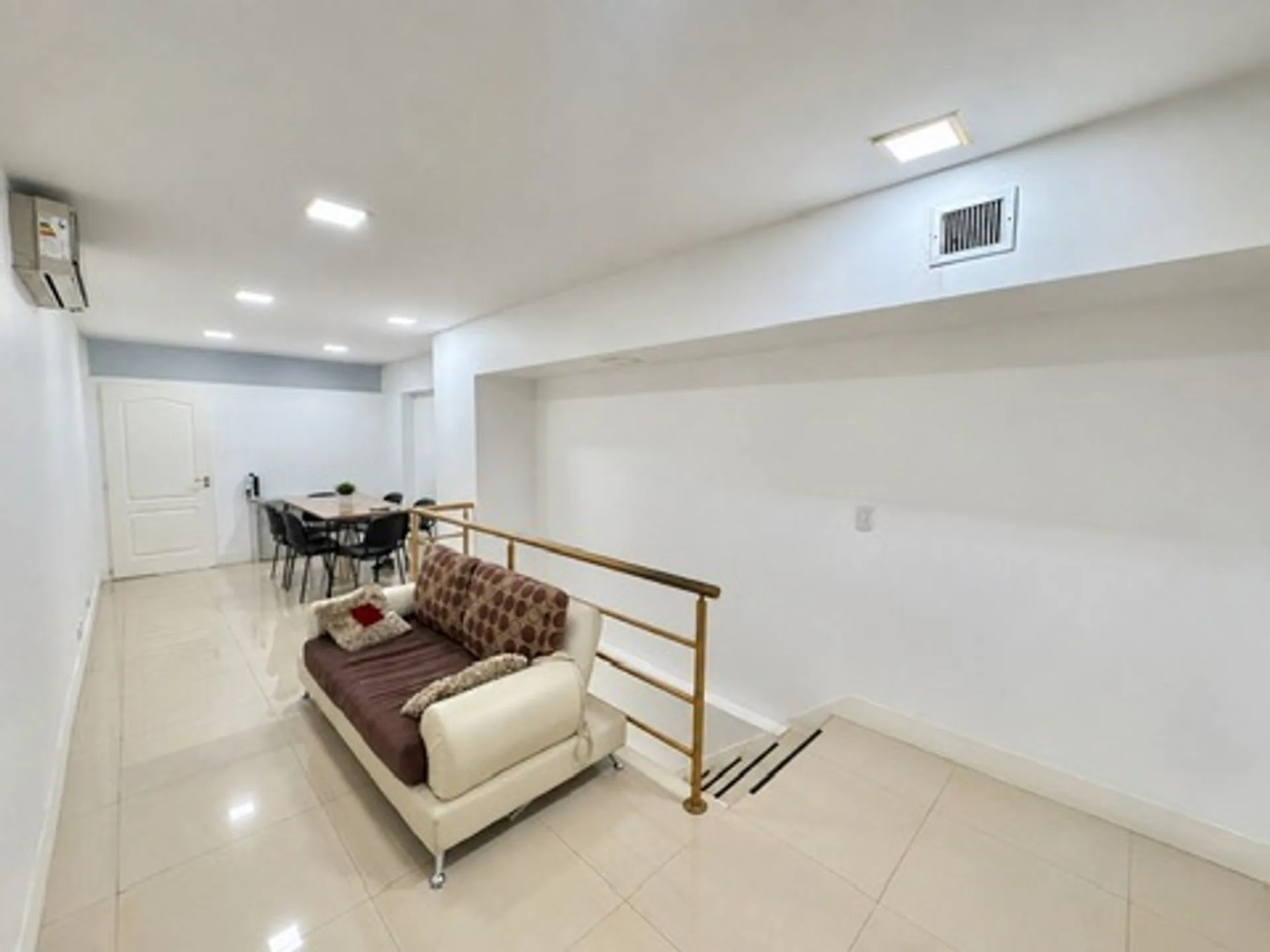 2 UNIDADES DE OFICINA EN VENTA FLORES. OPORTUNIDAD foto 5
