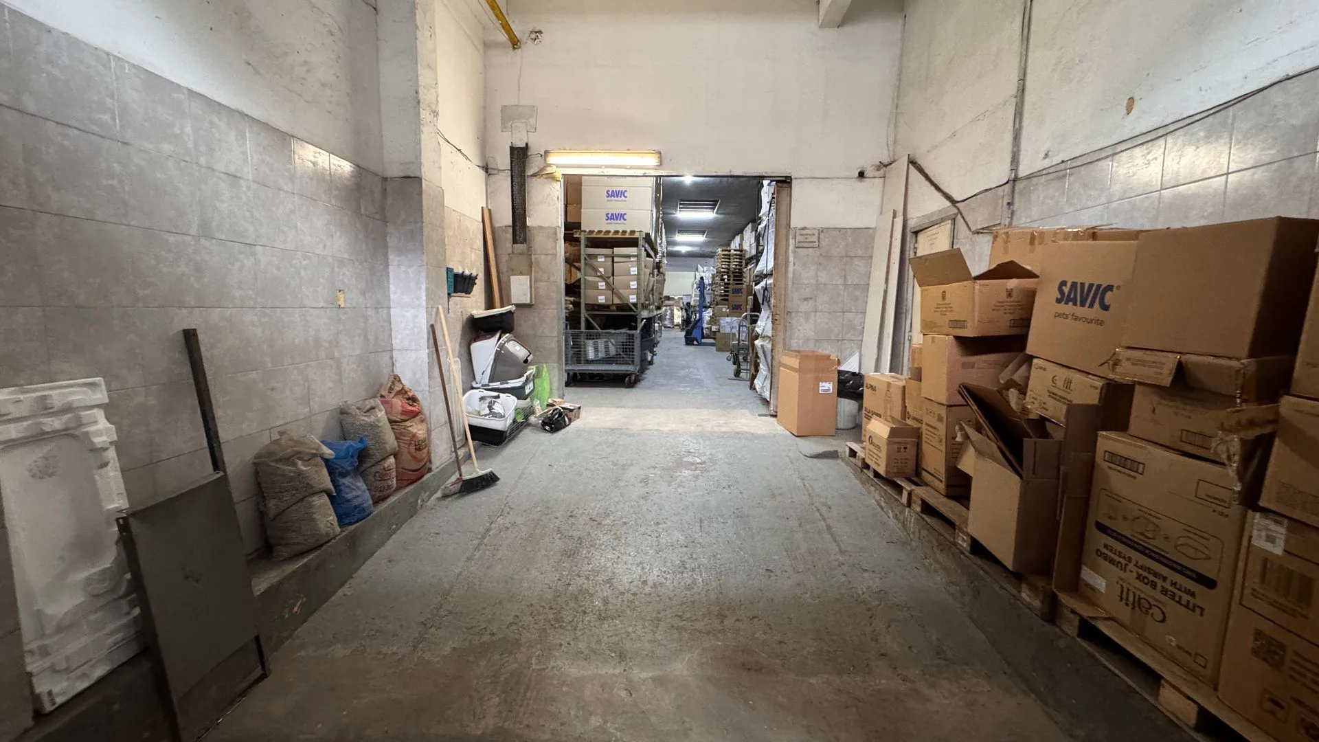 Venta Galpón Dos Plantas 890 M2 Ascensor Barracas foto 3