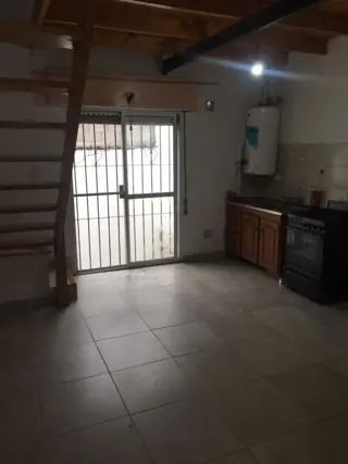 Alquiler 2 amb y medio, muy luminoso. 1 cuadra Av Saenz, SIN  expensas foto 1