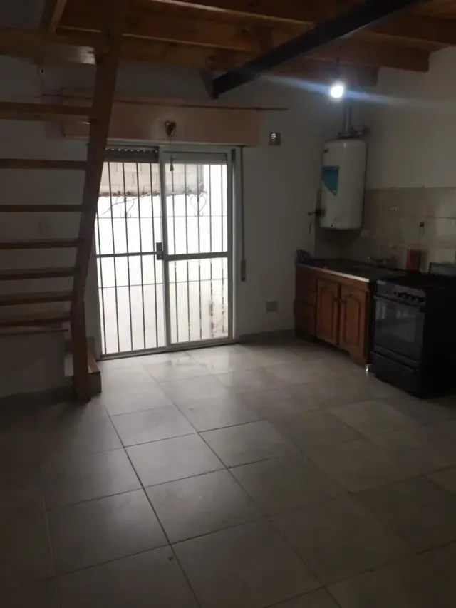 Alquiler 2 amb y medio, muy luminoso. 1 cuadra Av Saenz, SIN expensas