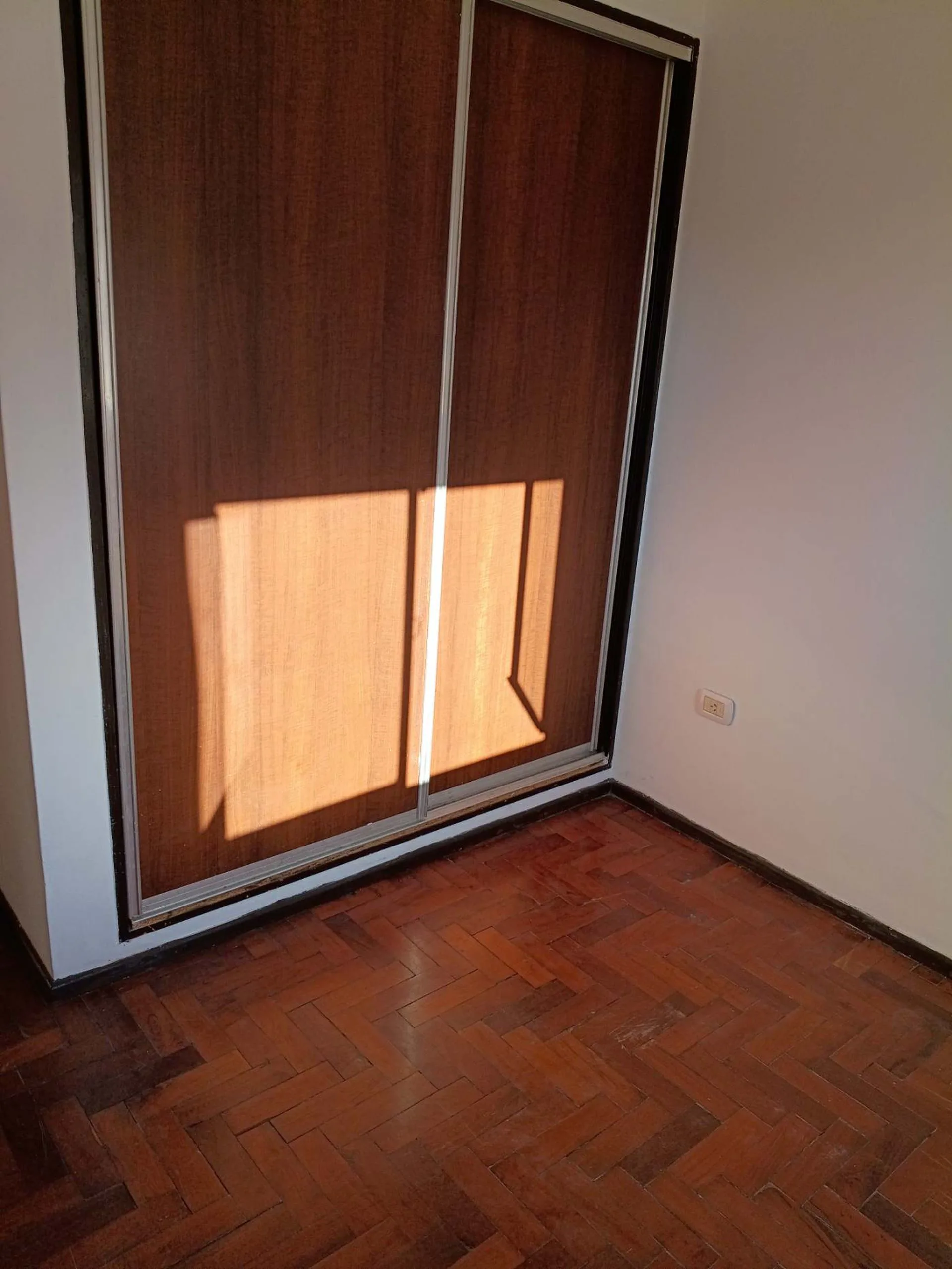 VENTA DEPARTAMENTO 2 DORMIS BALCON LA SEXTA foto 2
