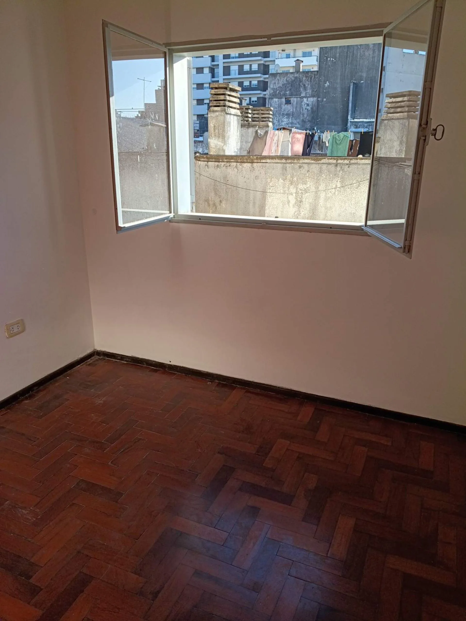 VENTA DEPARTAMENTO 2 DORMIS BALCON LA SEXTA foto 4