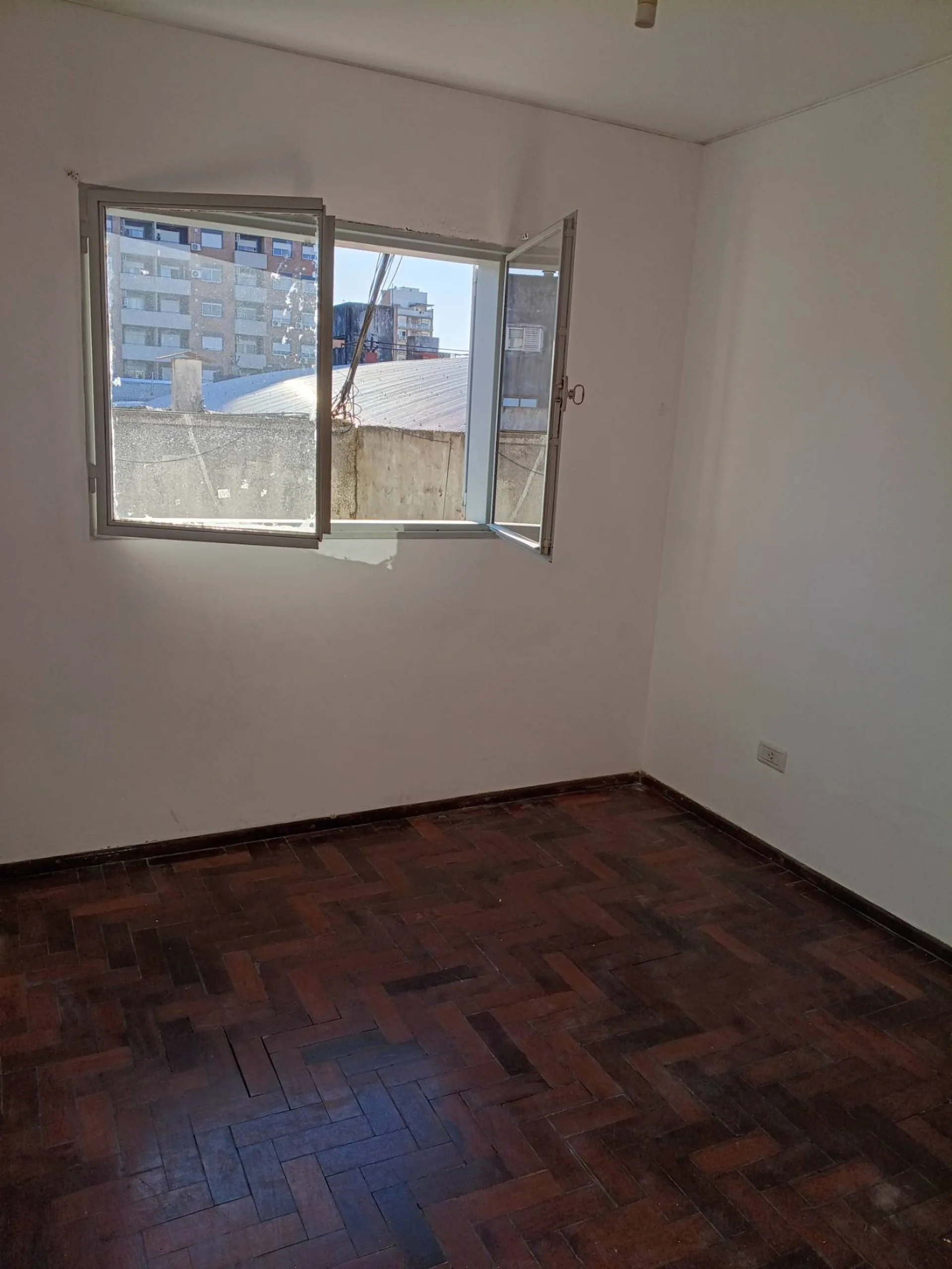 VENTA DEPARTAMENTO 2 DORMIS BALCON LA SEXTA foto 5