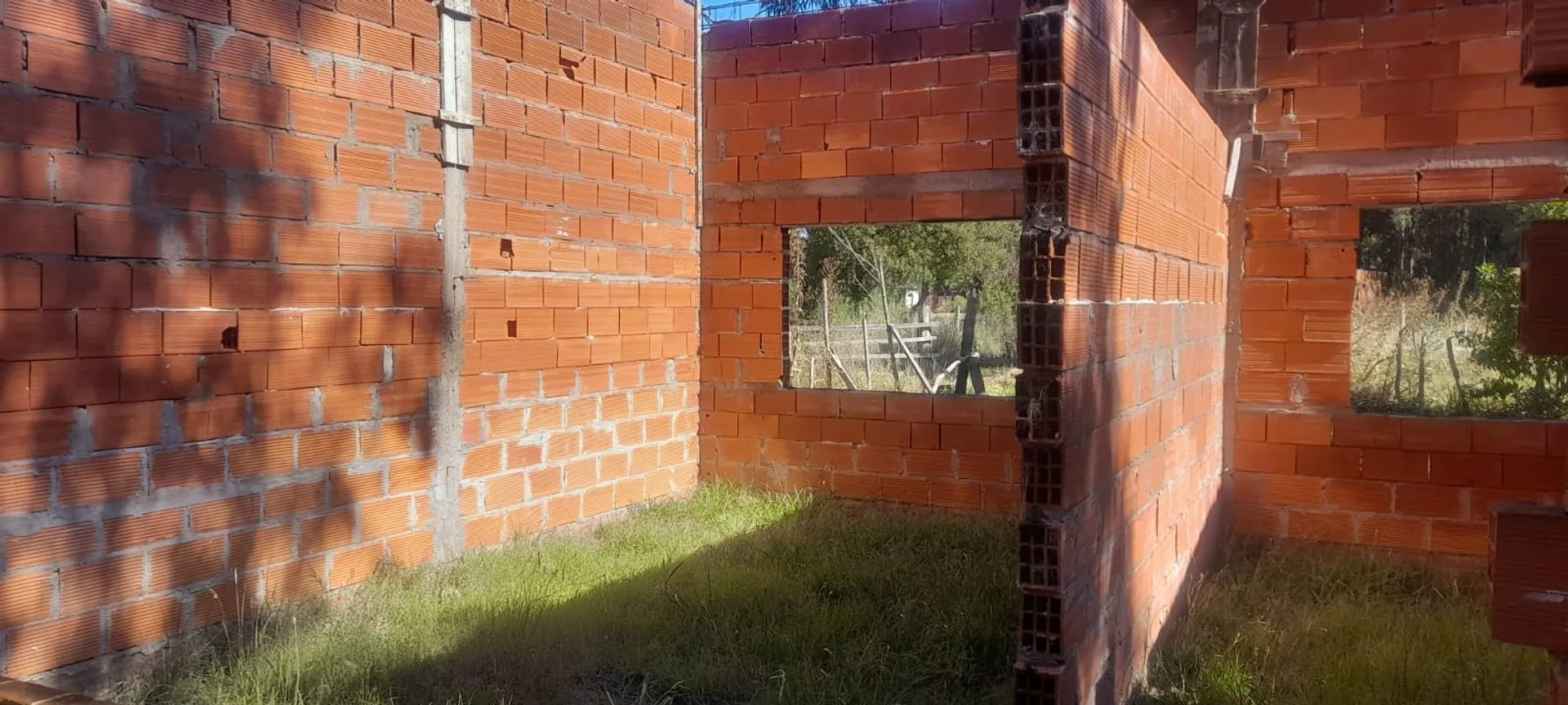 Venta Lote con construcción en Villa Zabala foto 2
