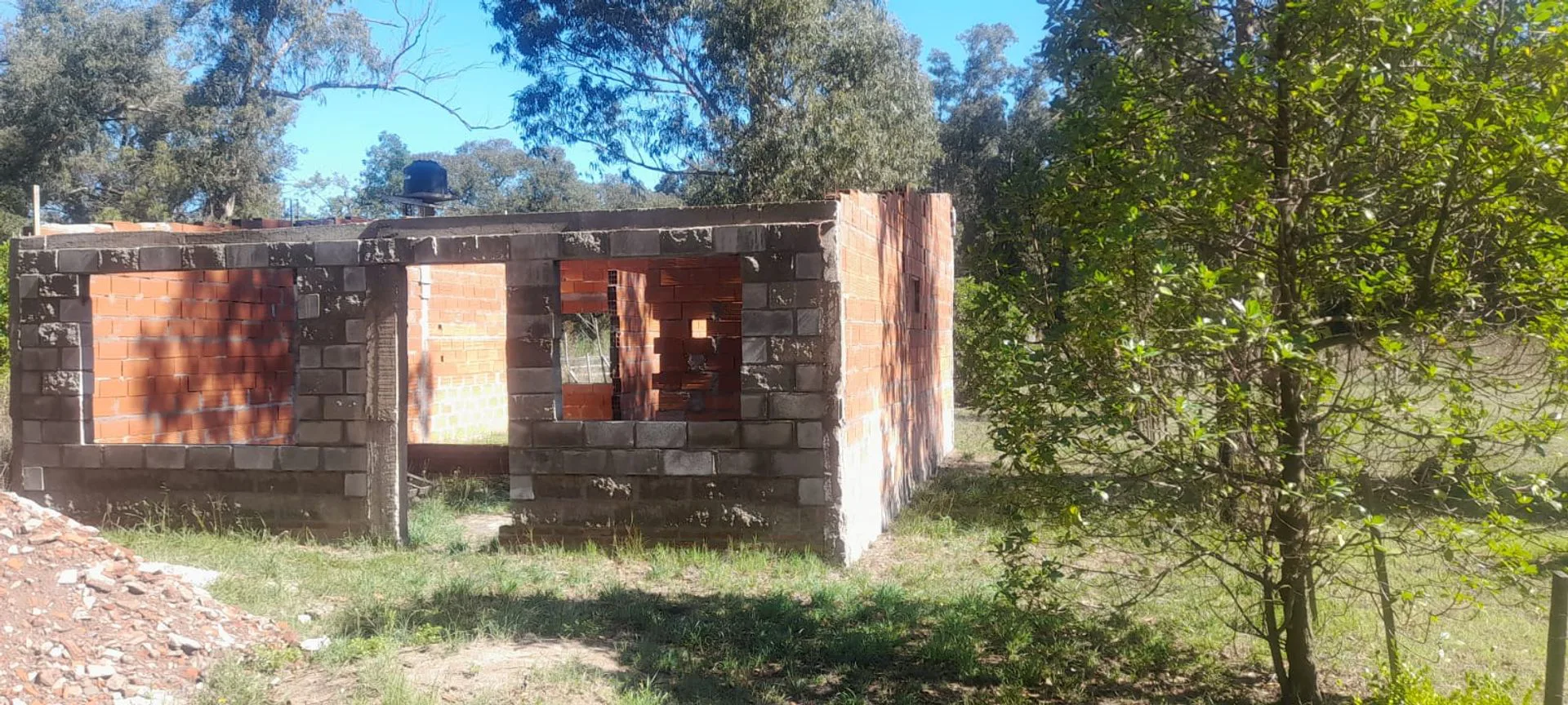 Venta Lote con construcción en Villa Zabala foto 5