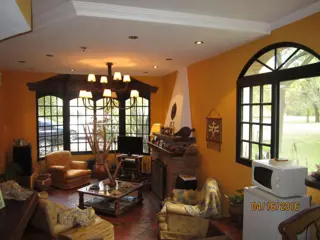 MAGNIFICO CHALET SOBRE GRAN LOTE EN EL PARAISO foto 3