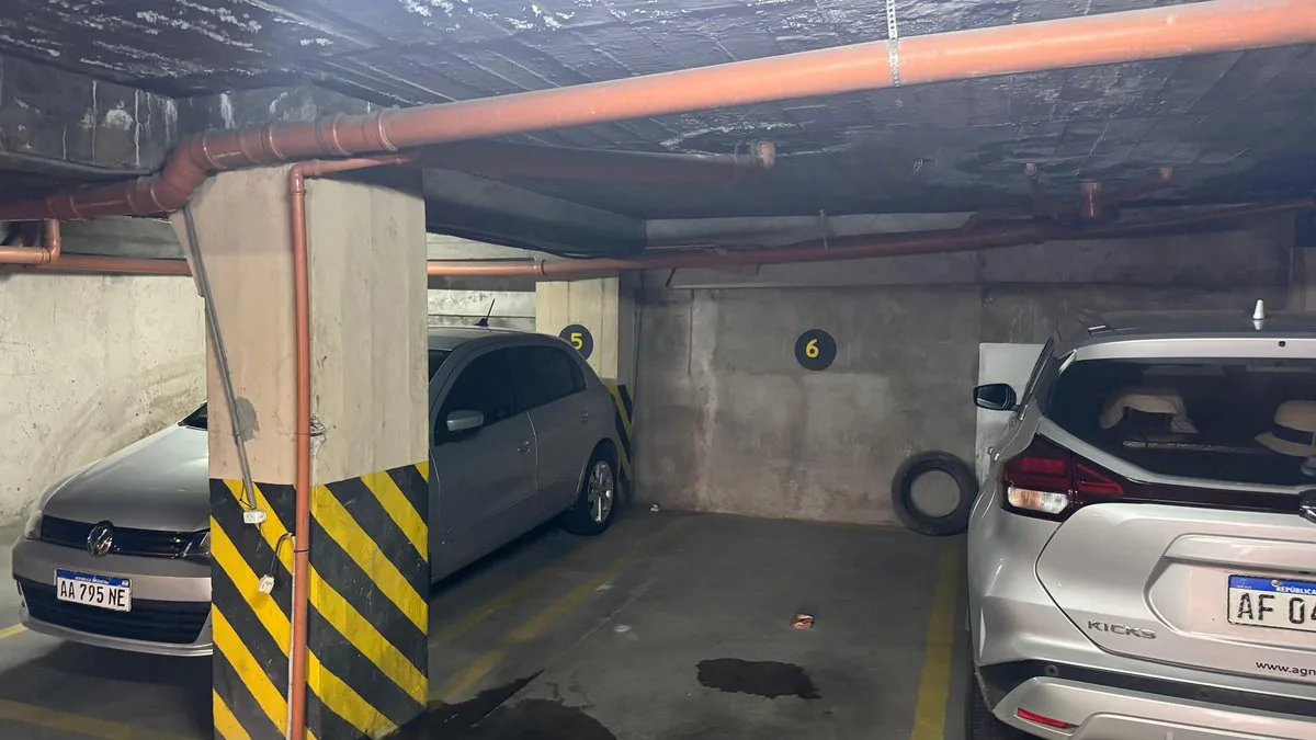 VENTA COCHERA CÉNTRICA EXCELENTE INVERSIÓN foto 5