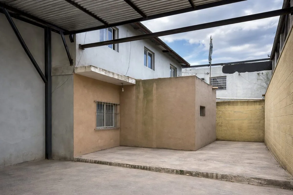 ALQUILER GALPON CON OFICINAS 600 M2 foto 4