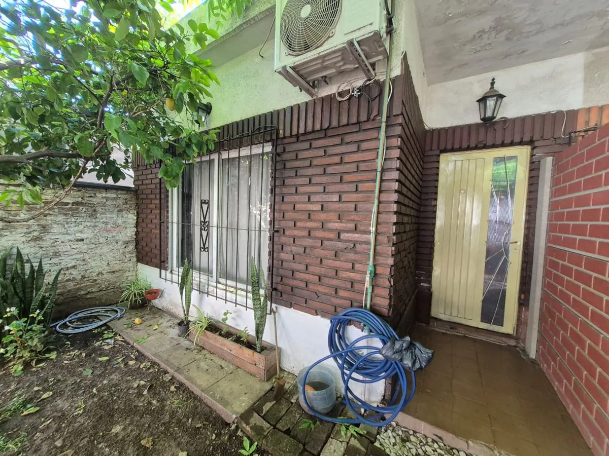 Venta Casa a Refaccionar Castelar Norte foto 4