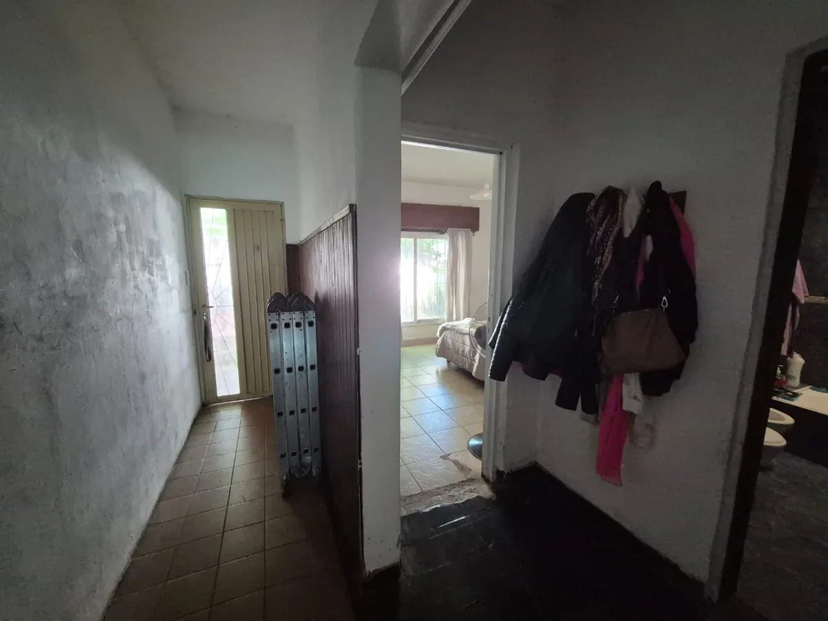 Venta Casa a Refaccionar Castelar Norte foto 5